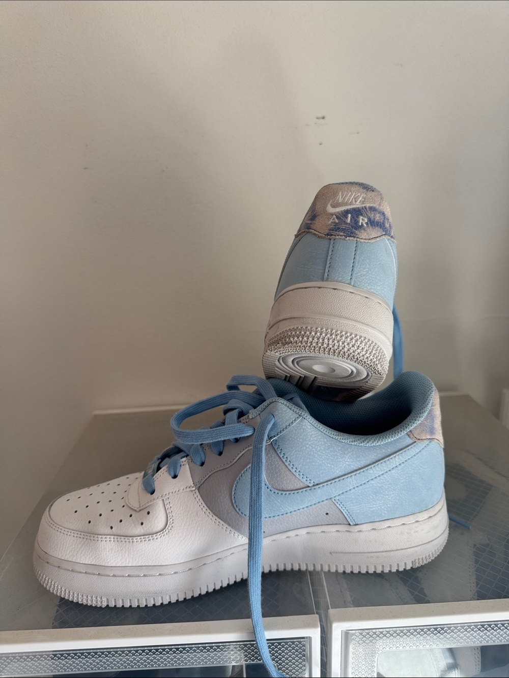 Nike Low-Top Sneakers — White & Light Blue